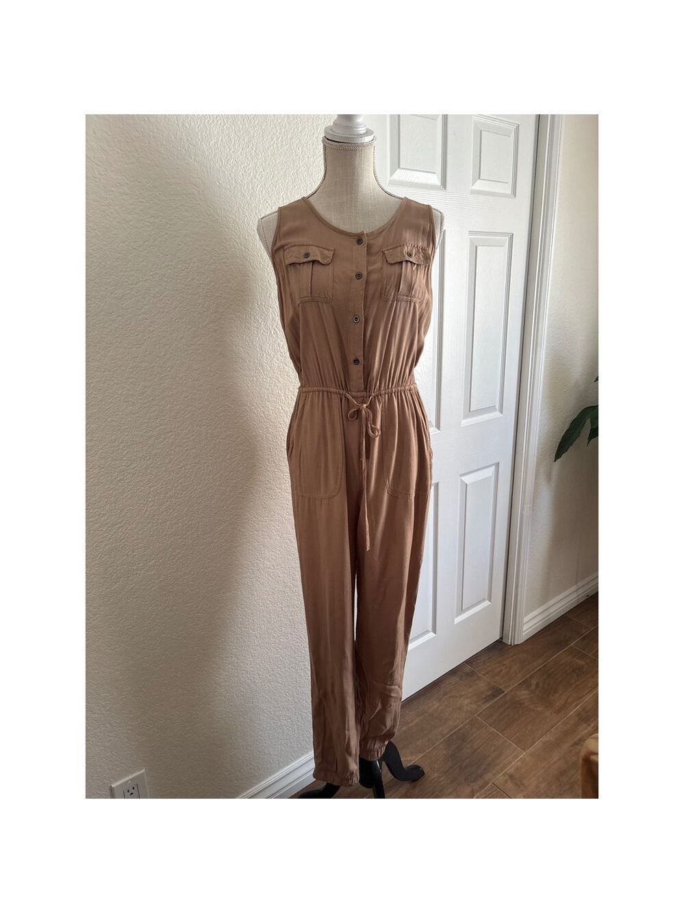 Iris Jumpsuit‎ Large Tan Brown Sleeveless Utility Jogger Button Front Rayon